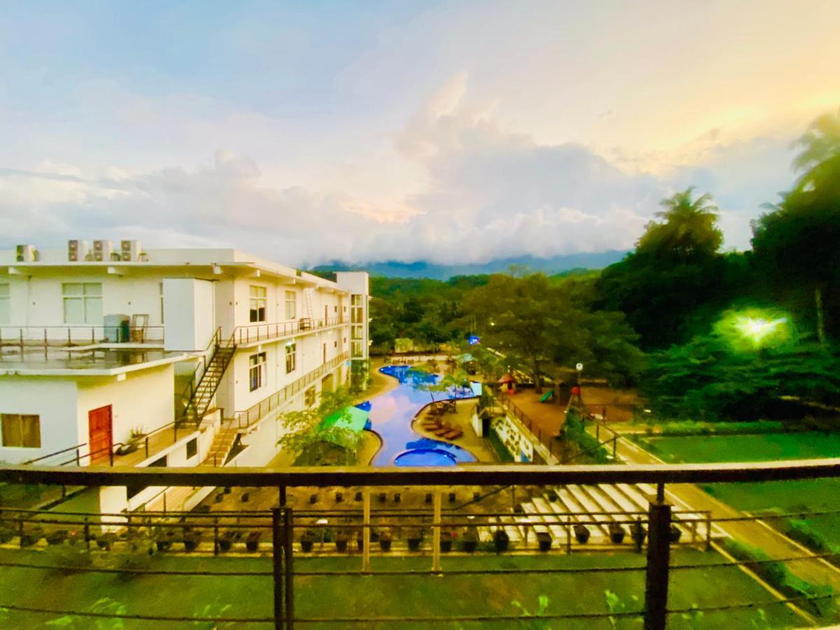 Saru Blue Sapphire Hotel Udawalawe Luaran gambar