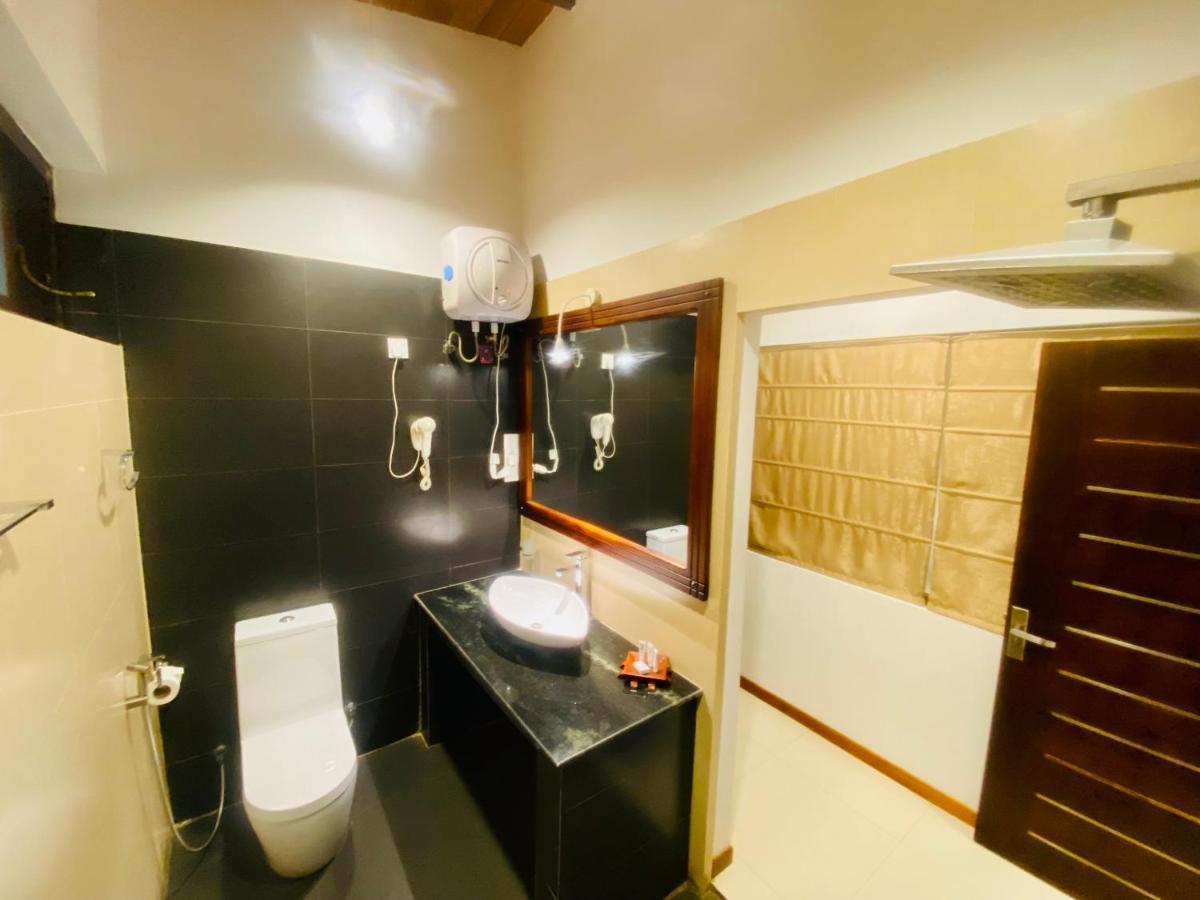 Saru Blue Sapphire Hotel Udawalawe Luaran gambar