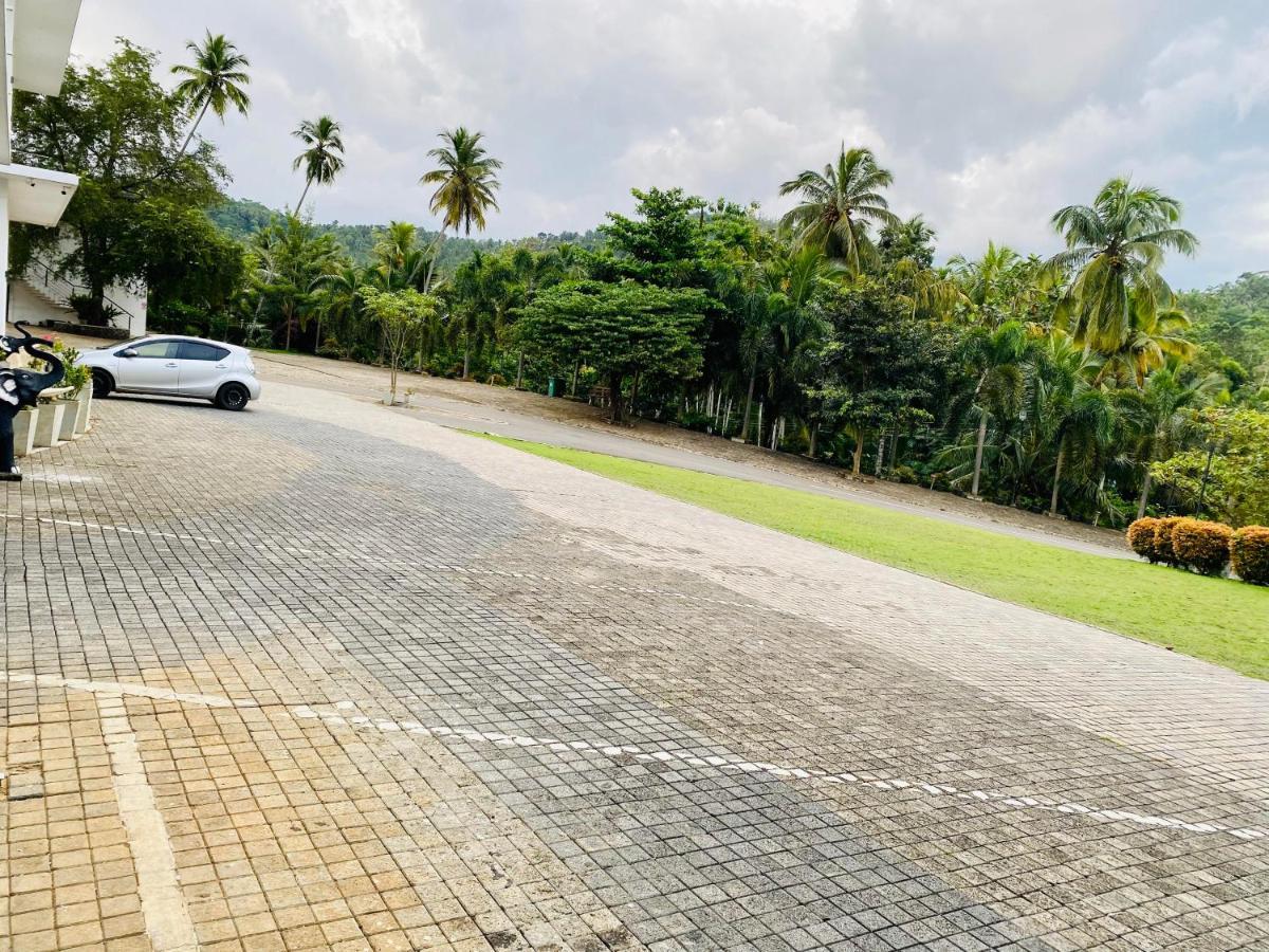 Saru Blue Sapphire Hotel Udawalawe Luaran gambar