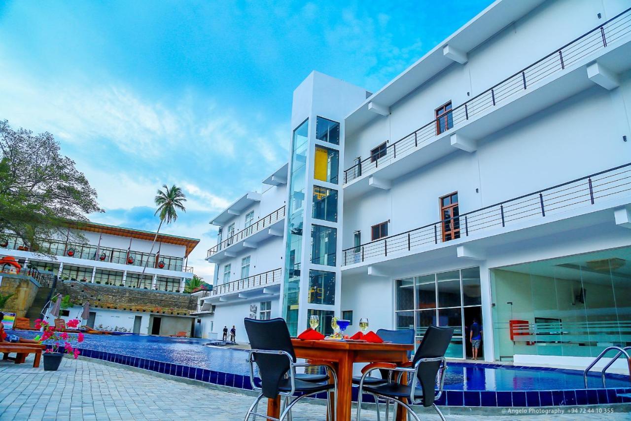 Saru Blue Sapphire Hotel Udawalawe Luaran gambar