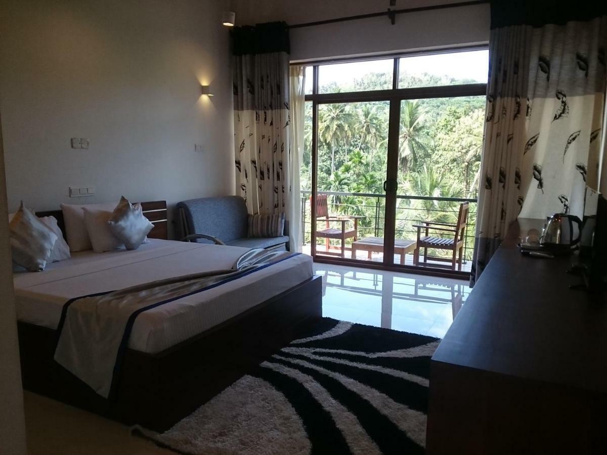 Saru Blue Sapphire Hotel Udawalawe Luaran gambar