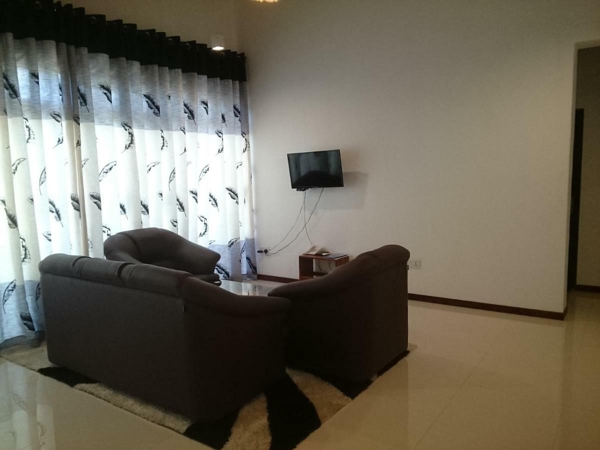 Saru Blue Sapphire Hotel Udawalawe Luaran gambar