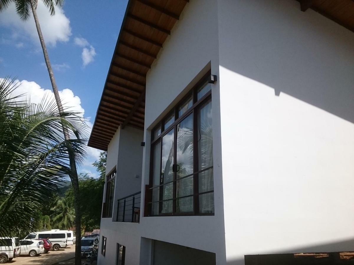 Saru Blue Sapphire Hotel Udawalawe Luaran gambar