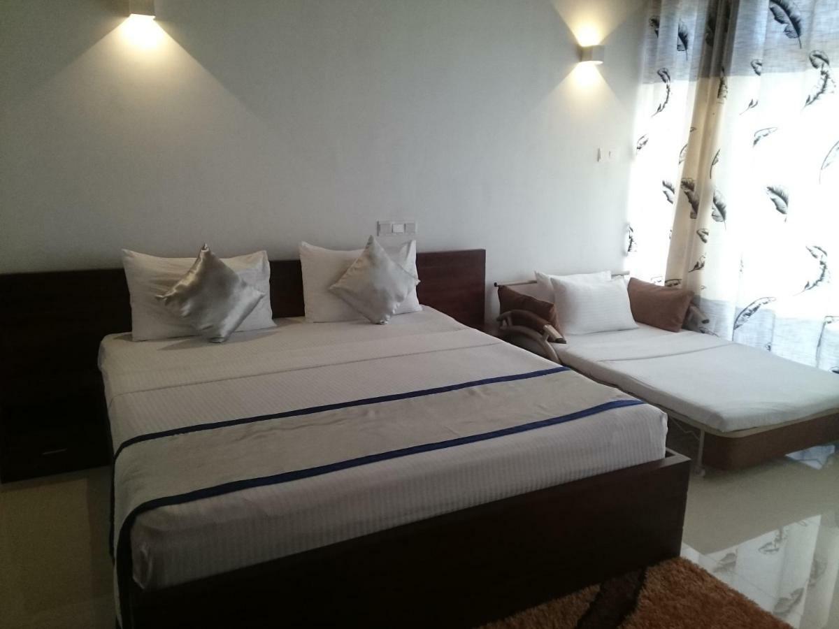 Saru Blue Sapphire Hotel Udawalawe Luaran gambar
