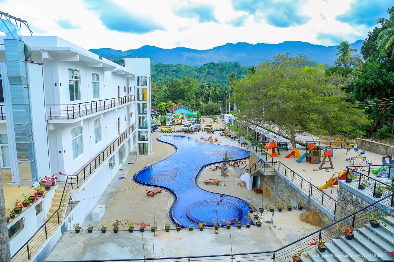 Saru Blue Sapphire Hotel Udawalawe Luaran gambar